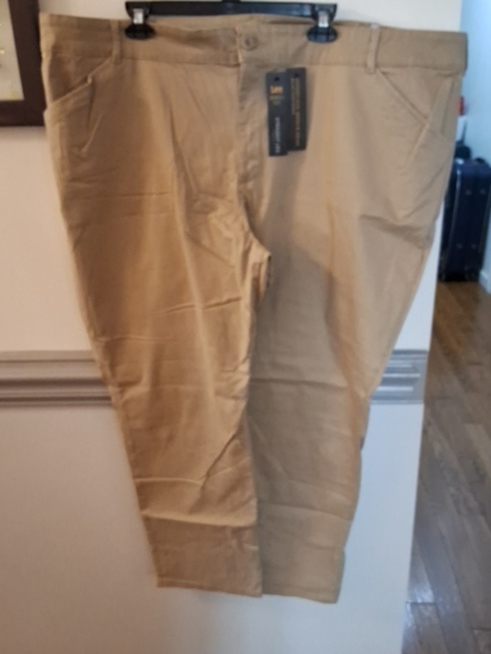 Lee Women's Straight Leg Pants in Khaki